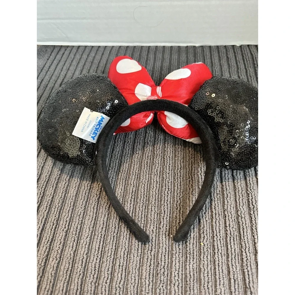 Disney Mickey And‎ Friends Minnie Mouse Red & White Polka Dot Bow Black Sequin